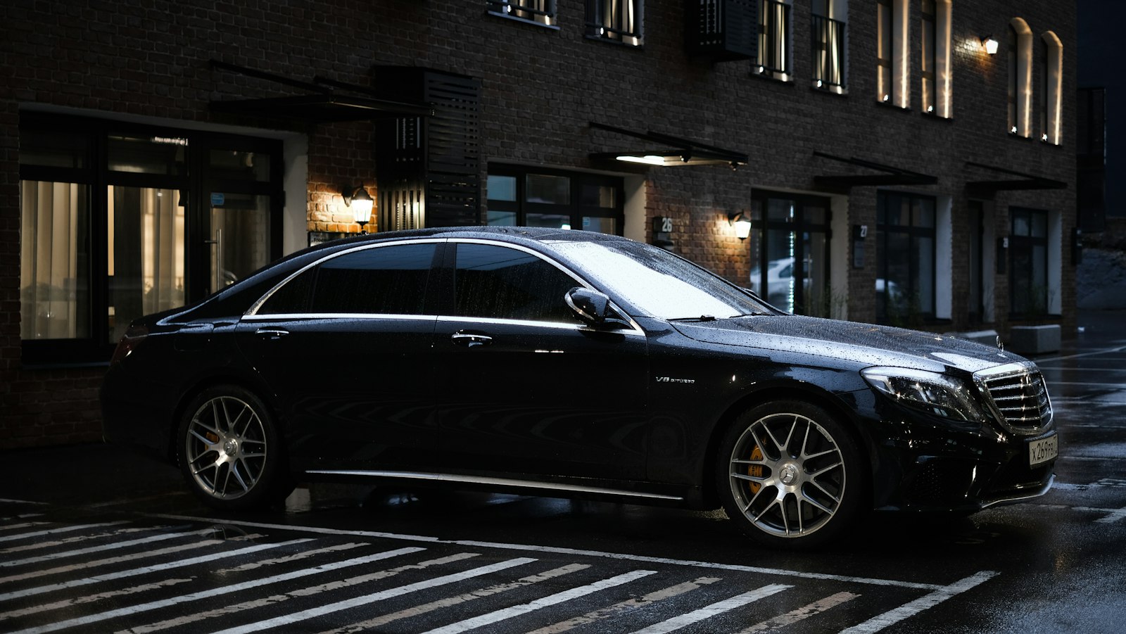 Black Mercedes executive saloon for business chauffeur travel
